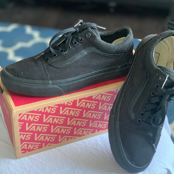 Black Vans - Old Skool Men size 7.5 Women size 9 - Picture 5 of 8